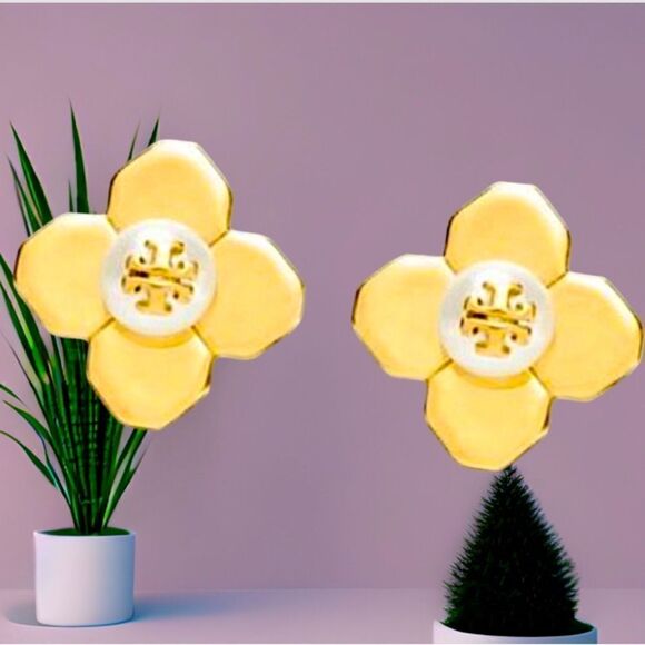 TORY BURCH FLOWERS BUDS PEARLS STUD EARRINGS 18K GOLD OVER BRASS